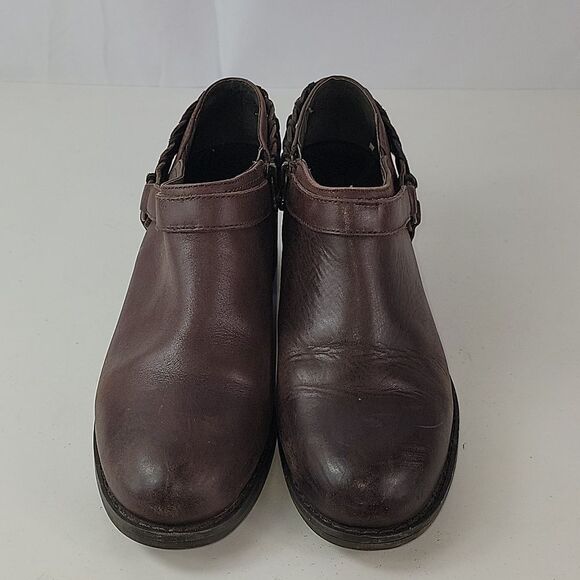 Tara M Ginnie Brown Leather Western O-Ring Ankle Boots - Picture 9 of 15